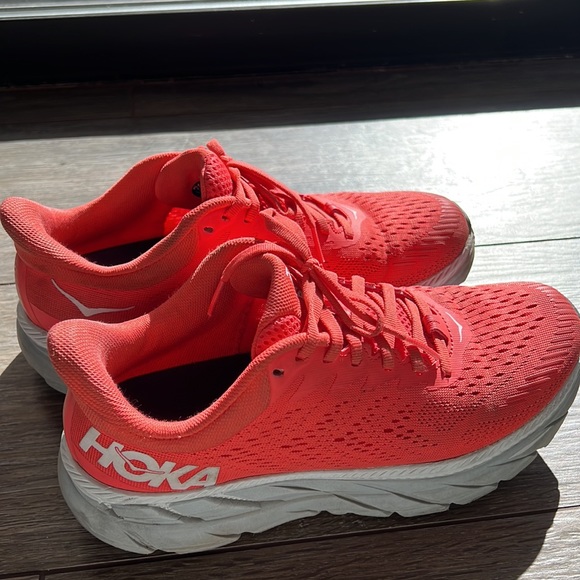 Hoka bondi one one. Super comfortable. - Picture 2 of 4